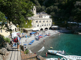 Stiamo per arrivare nella baia di S. Fruttuoso