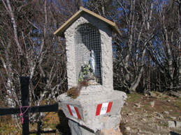 La Madonnina sul monte Zatta di Ponente - foto di Claudio Bertolini del 4 novembre 2010